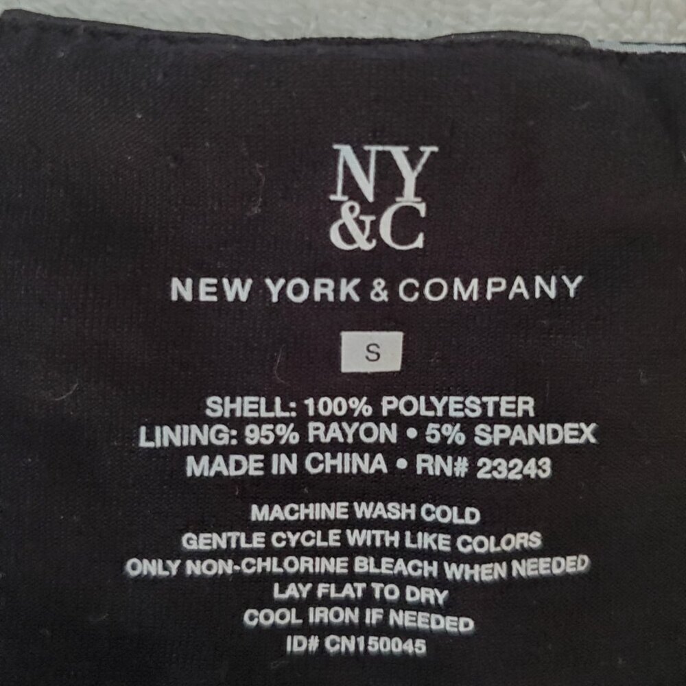 New York & Company Black & White Chain Link Print Camisole Blouse S V-Neck - Picture 6 of 10